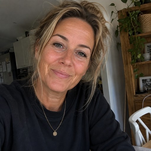 Linda, 42